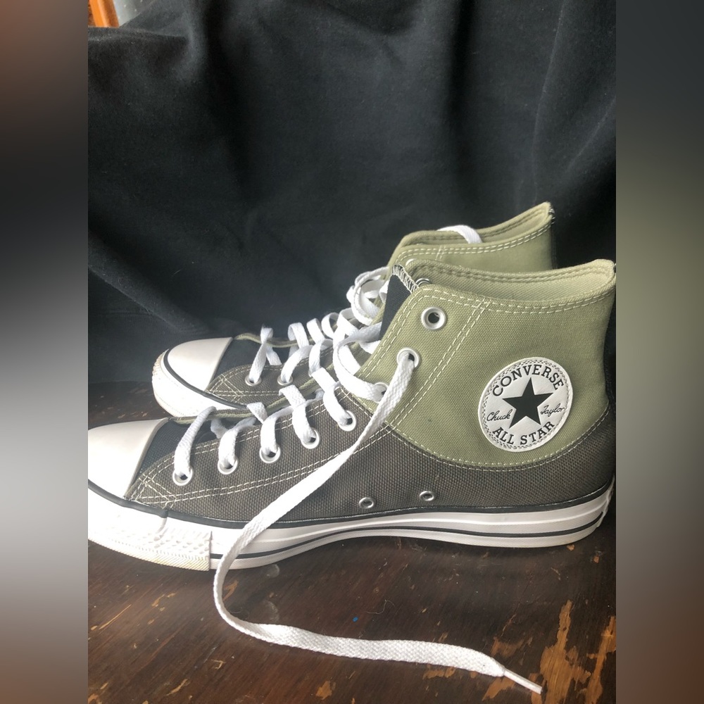 Converse chuck taylor all star green Men’s size, like-new condition